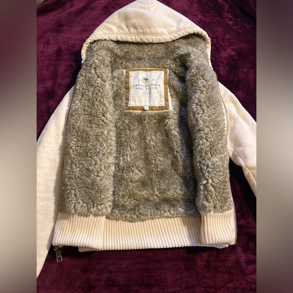 Abercrombie & Fitch Sweater Knit Jacket- tag size M. Preowned